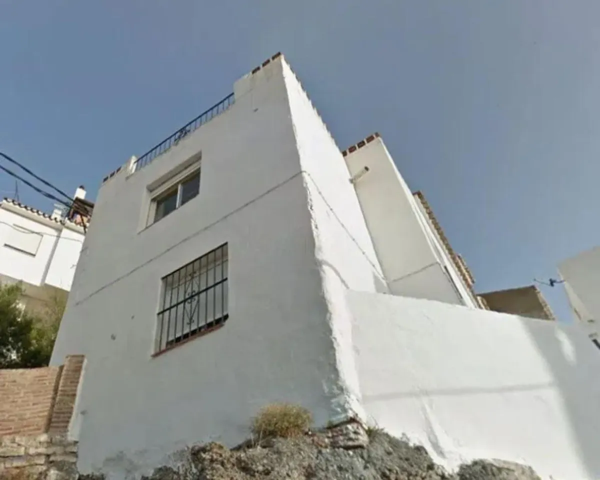 1000e93c-9463-4411-958d-6091dd13b20d