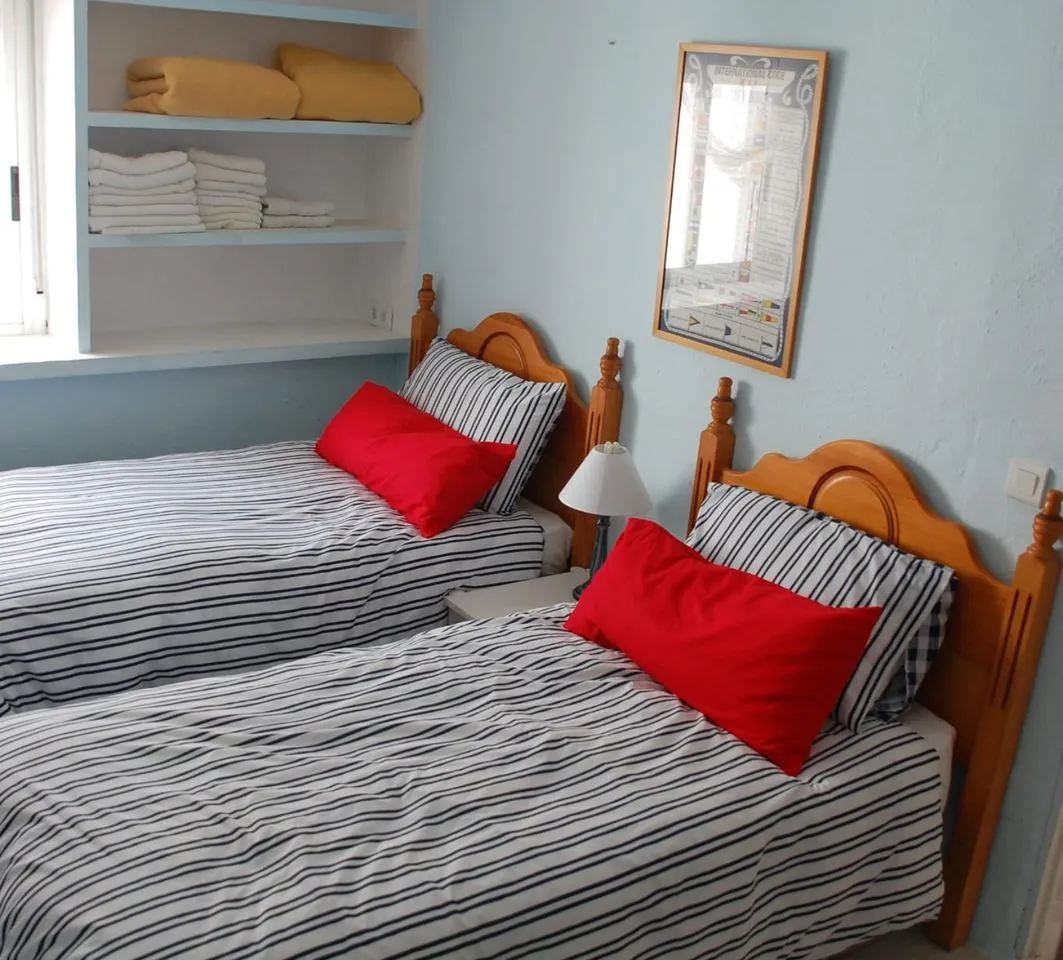 1e415cf5-81a9-4a70-a28f-575b80597811