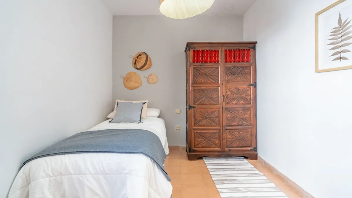 a399f7fd-969c-409b-b496-94300ae2a040