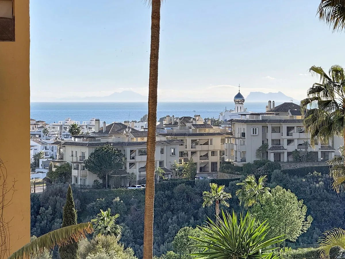 e3f9ee30-c00e-4227-8bf4-86f7e242020a