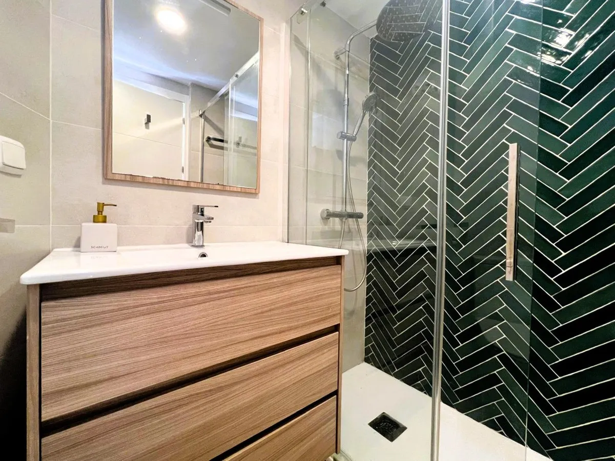 65c5b90d-77ce-4eb0-a651-4b9d715b9230