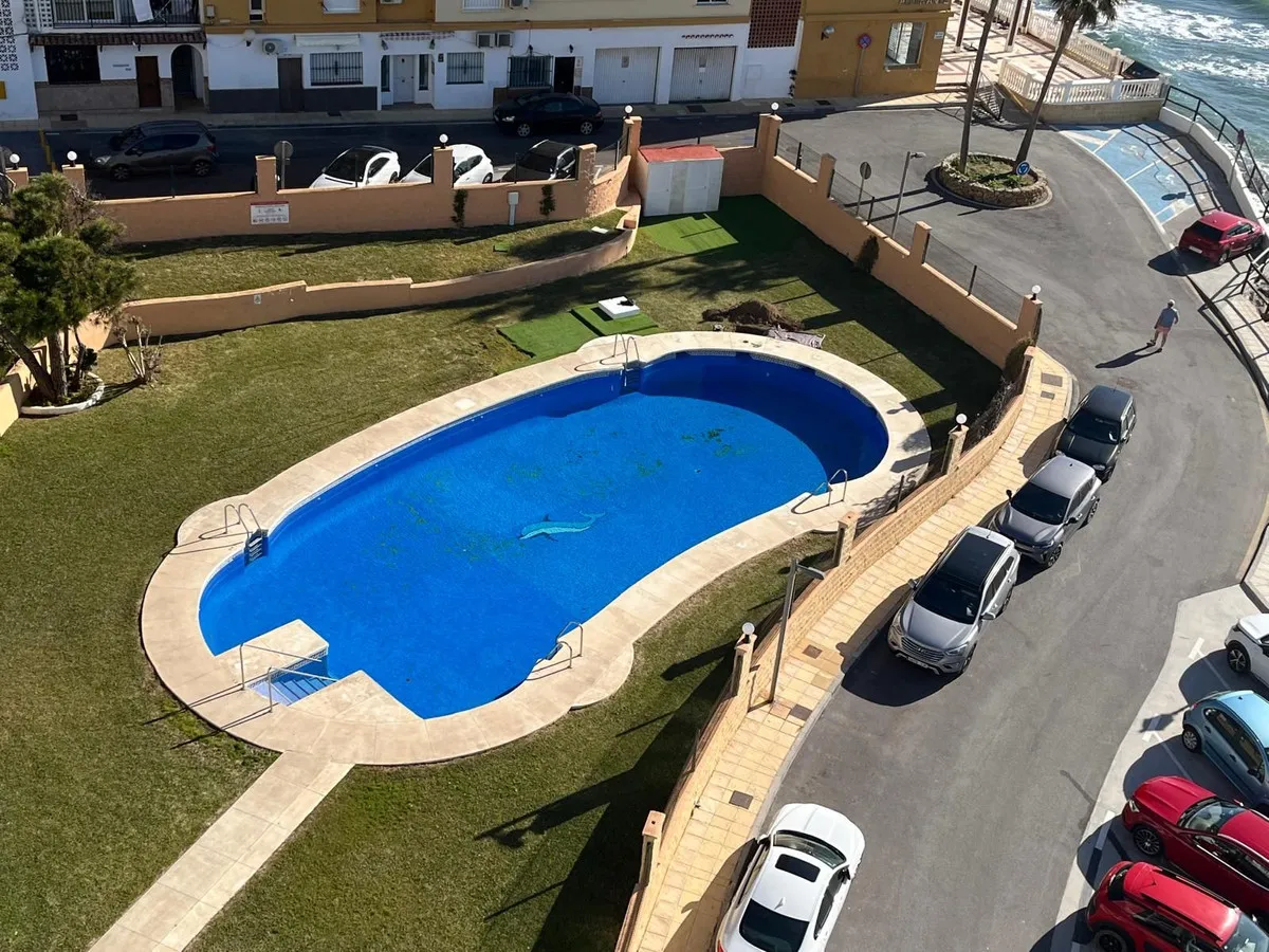 8423a8ba-a3f4-494c-8c33-2cb8d2d40e20