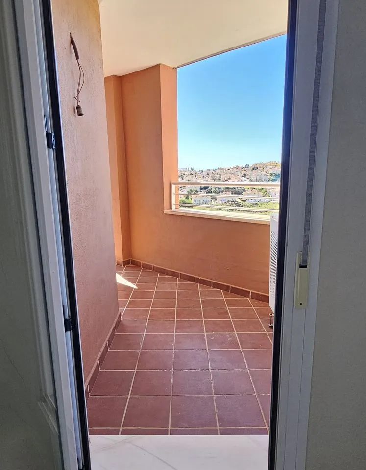 7b081ae0-ff7d-4089-8353-3baa077f98f7