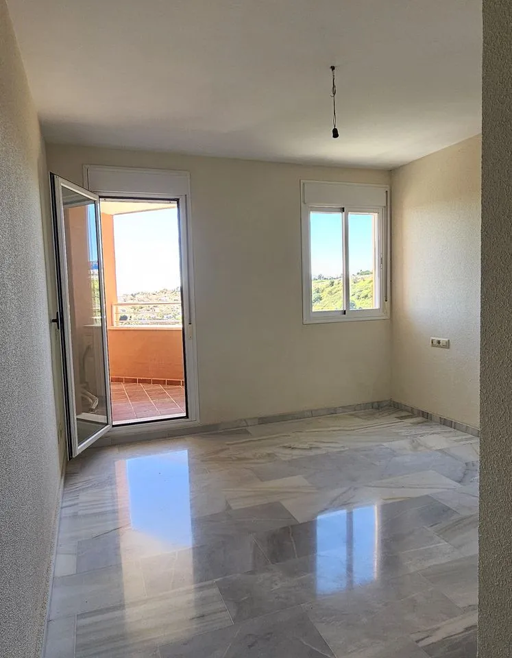 a6954001-f8c6-45ed-b6c7-434735684728