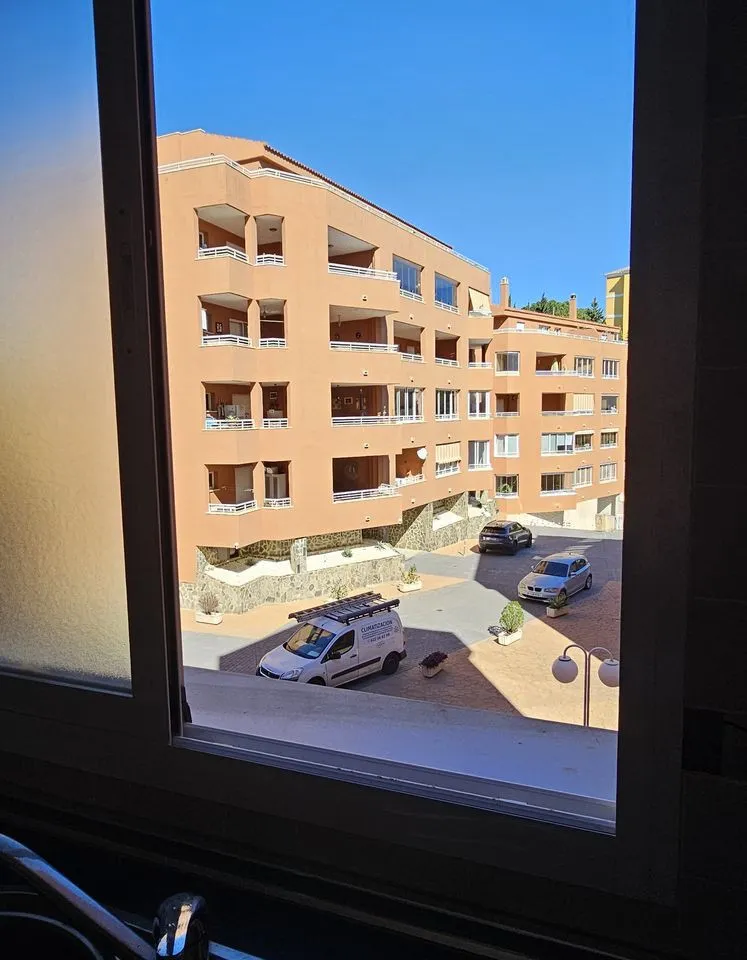 ecbd1d44-904c-4751-85b3-f8769595b754