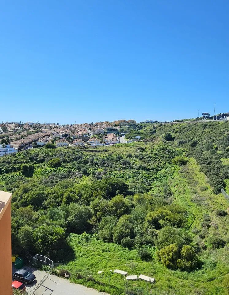 ee380db4-bf81-49df-b4c7-183dd9bc0e65