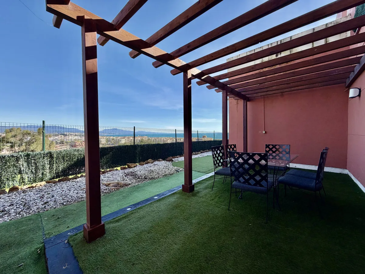 3720f295-ba19-4c46-8c86-4e0126a597db