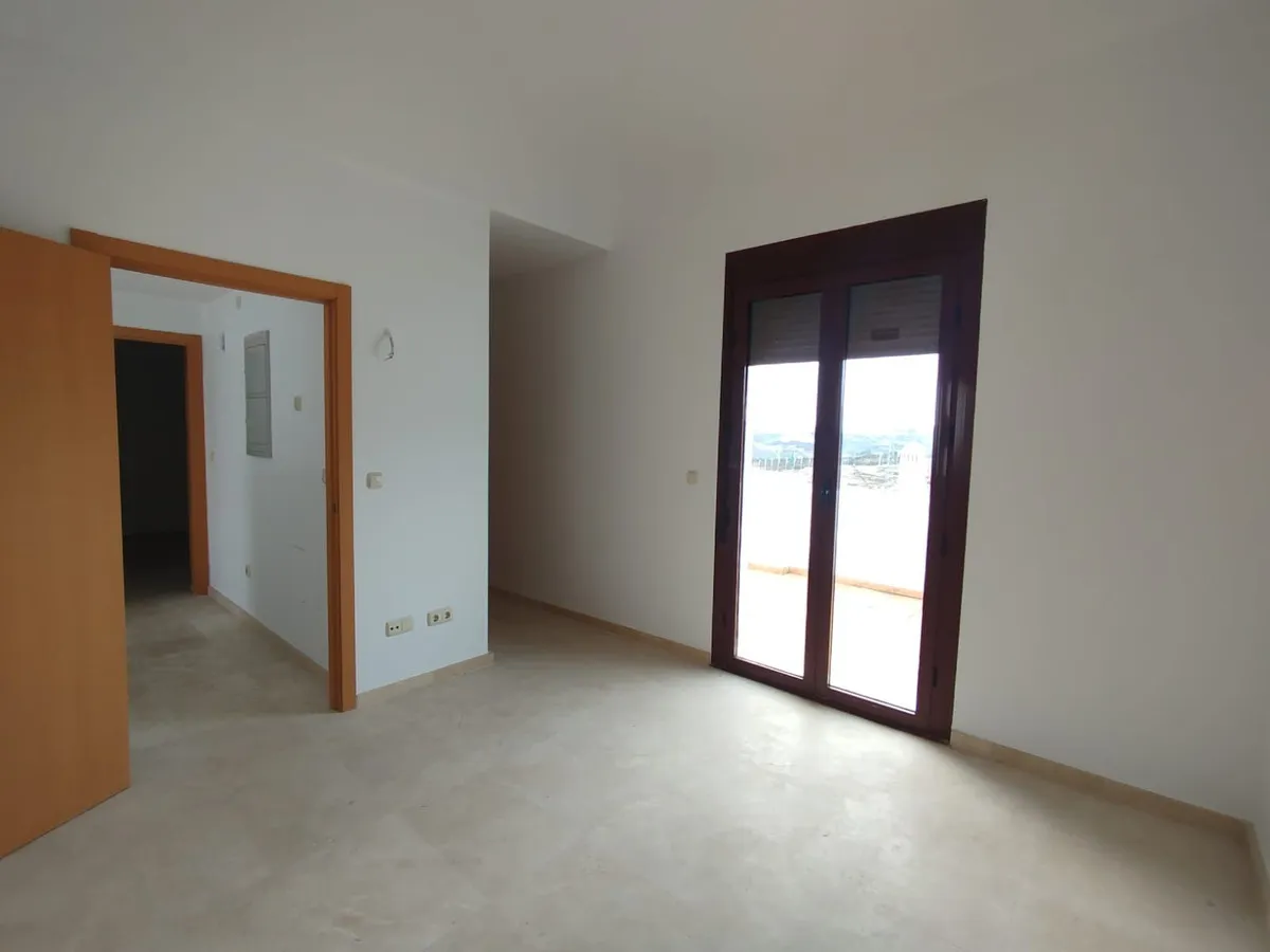 740e0083-e4dd-449b-9659-dd9f2caa61de