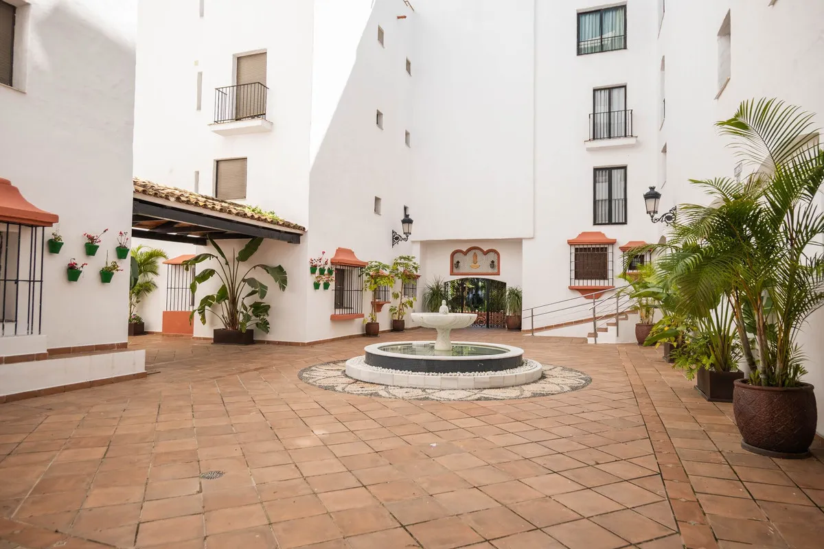 e4515dc5-9a5b-424c-8c14-a64d8e89c963