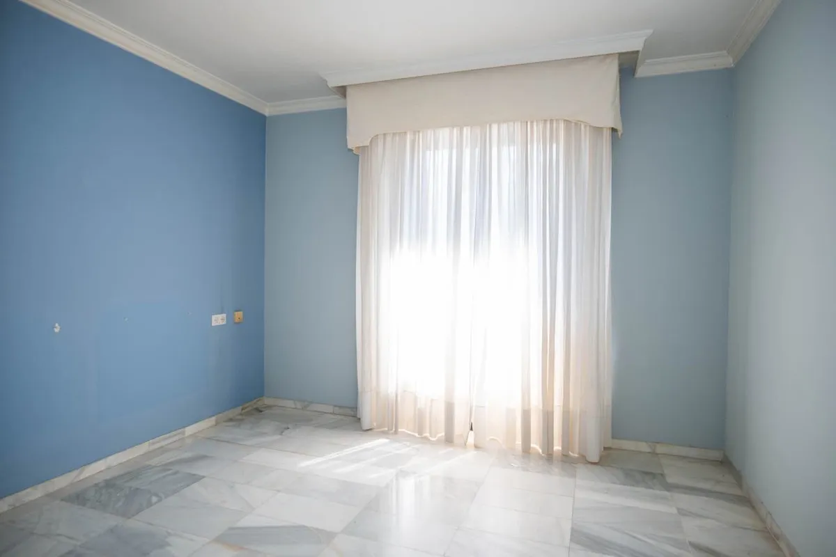 ea9bab44-4dc1-4951-bc4d-44fb86afa29f