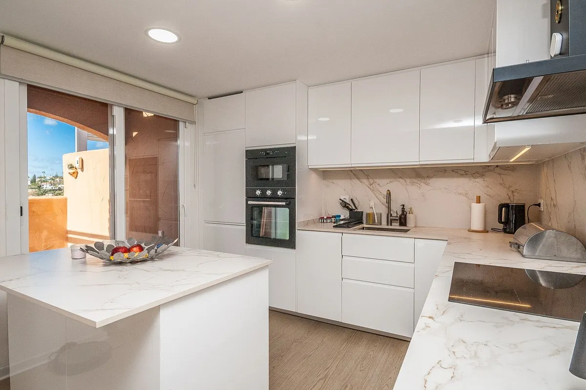 678dff51-3c76-4931-9be0-fc2953e68e7d