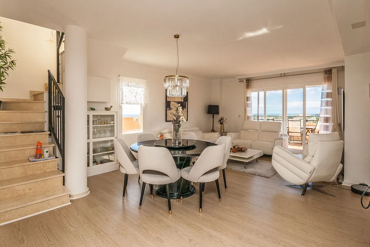 f9c607dc-4ca8-44ad-83b6-3f49741b6087