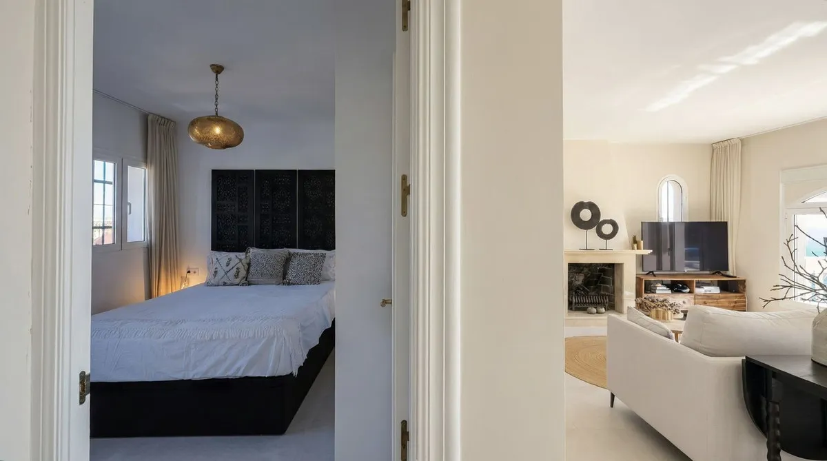 f5fa0f60-ae0b-43dc-8e36-e3a678996765