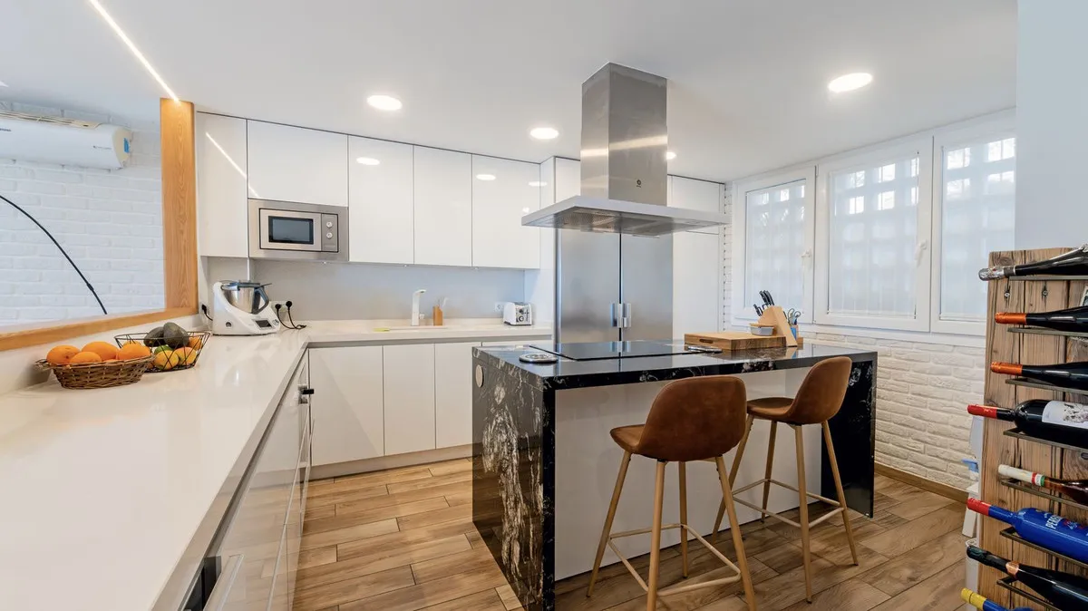 dbb006a7-1928-4bce-8c06-f71480d3353a