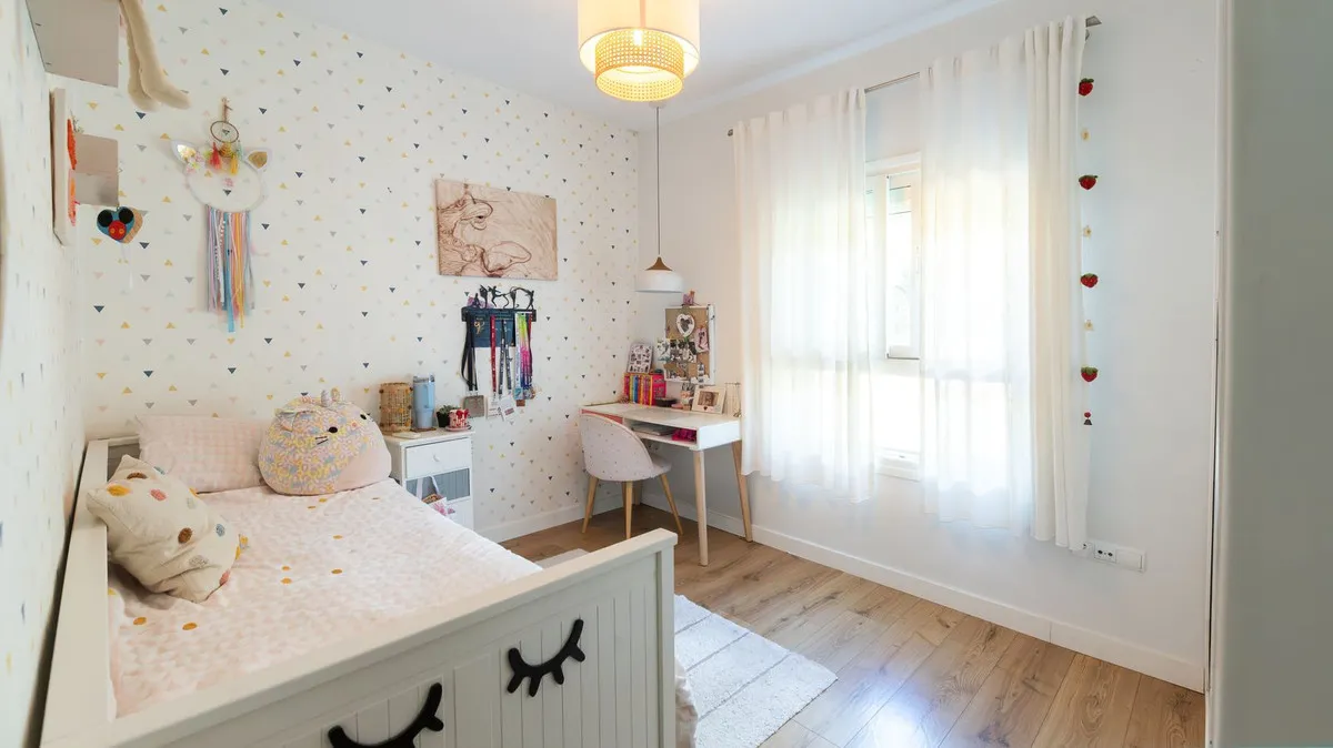 e7eda41b-6073-4897-aa49-246bac6f2852