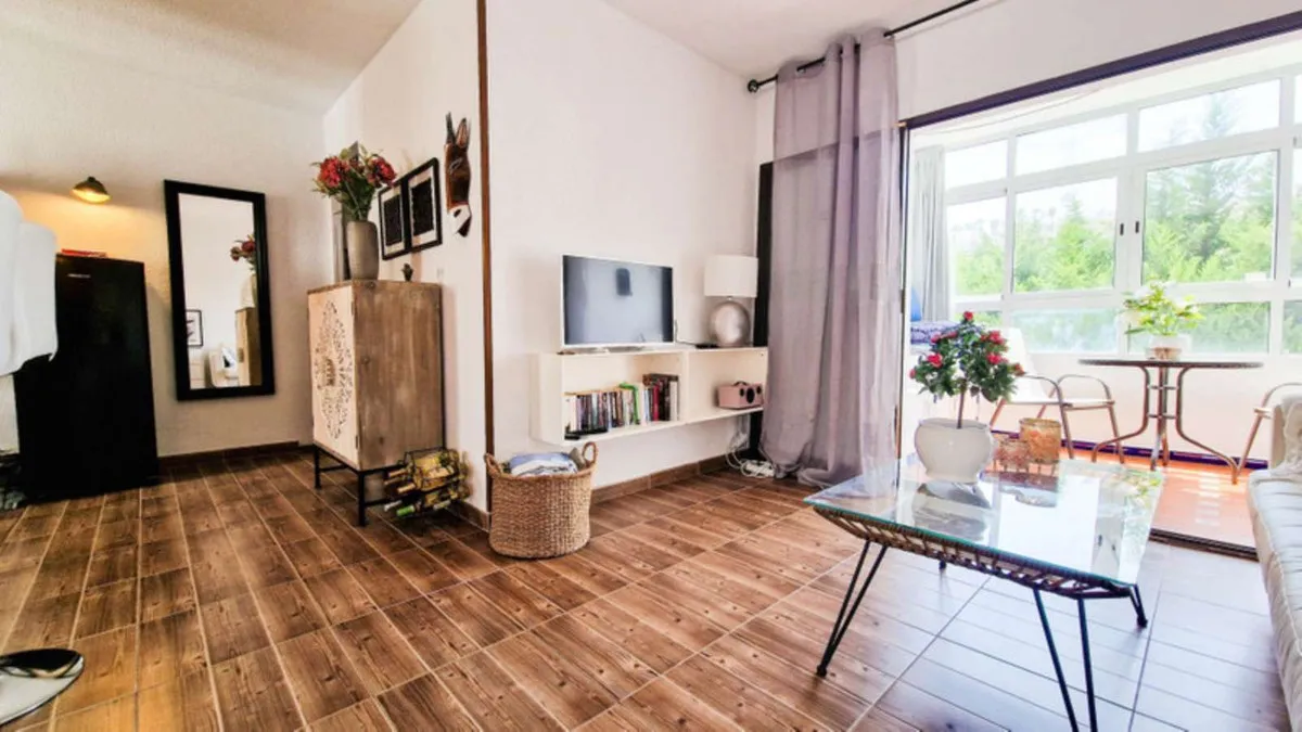 1b81fbfe-b8c9-47ae-a0ca-4cfbedb9cbf3