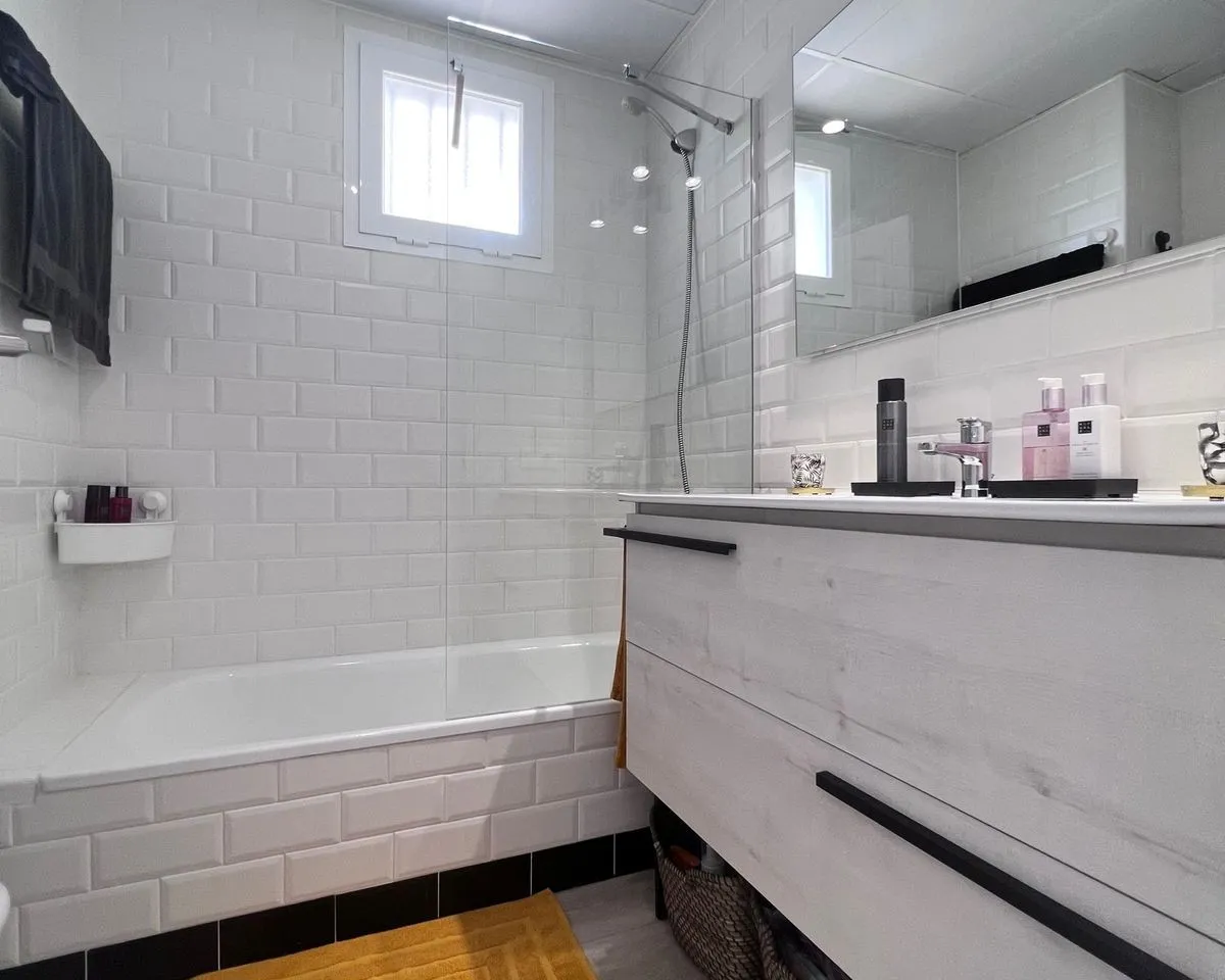 5ca10651-a4e4-4f9a-a328-8f93f624708d