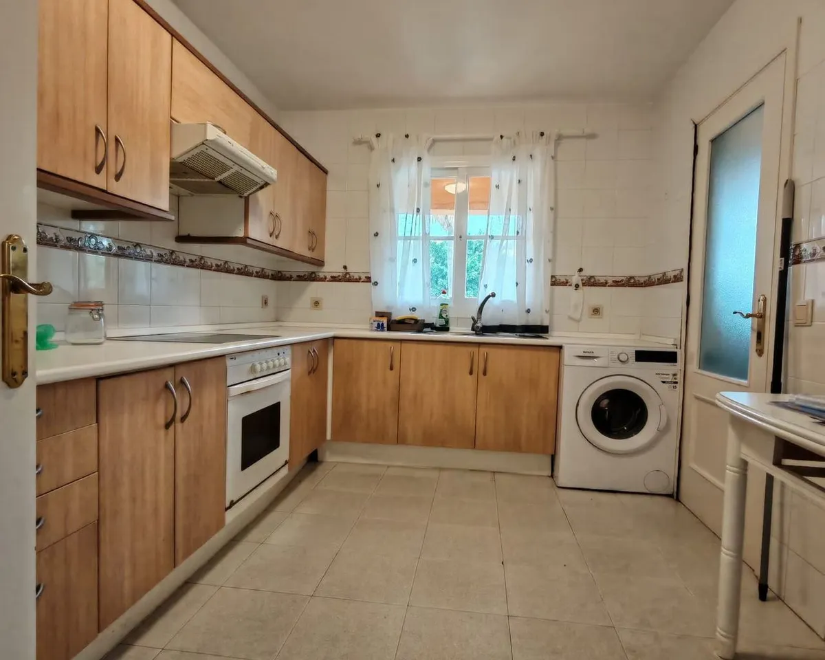 773f1238-51cc-42af-aeea-7655677580ff