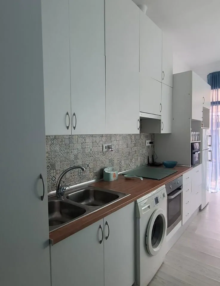 1472ff9f-6125-433f-96c8-36b7f0d05fdb