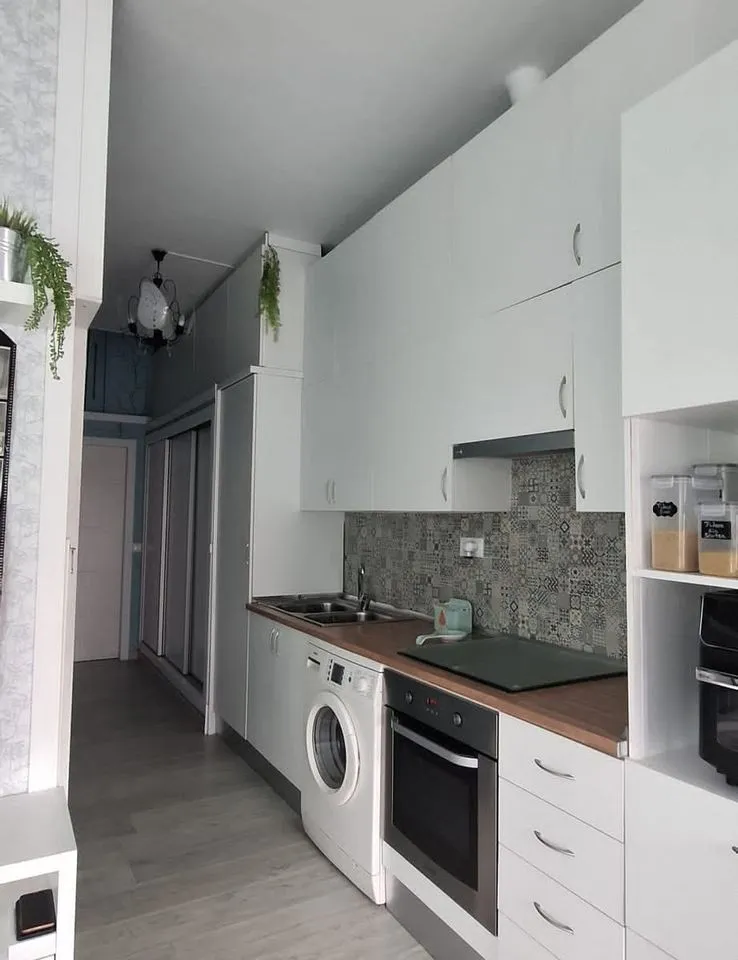 eb01e36b-700a-4001-8275-617a24bfe9f6