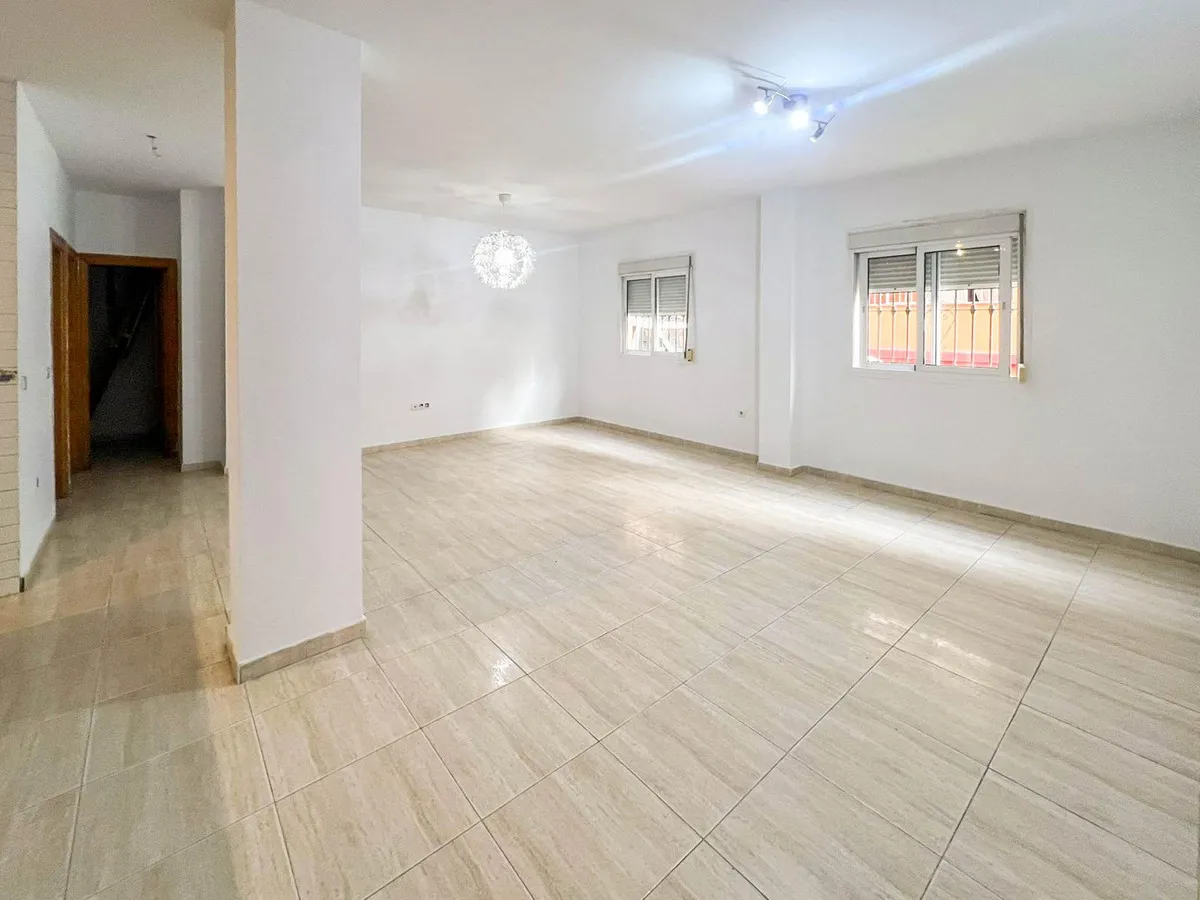 aaacb040-3aeb-42be-8c93-cd72fed2a48d