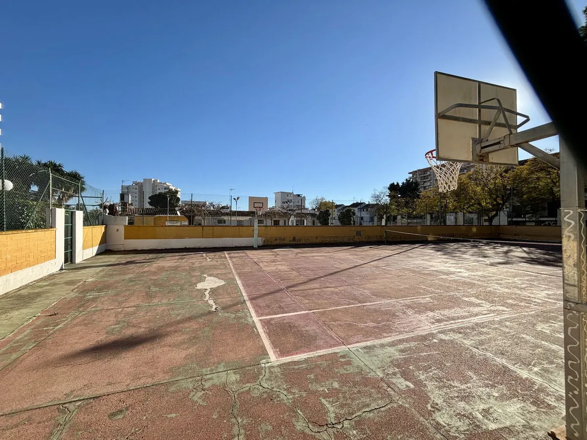 9c106d8a-210a-4026-aa56-8aafde36f781