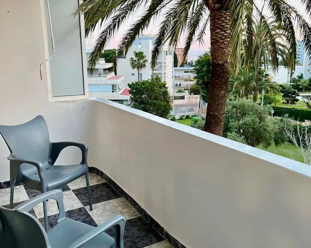 af0f467c-726a-46fb-8f97-994e00ca20d1