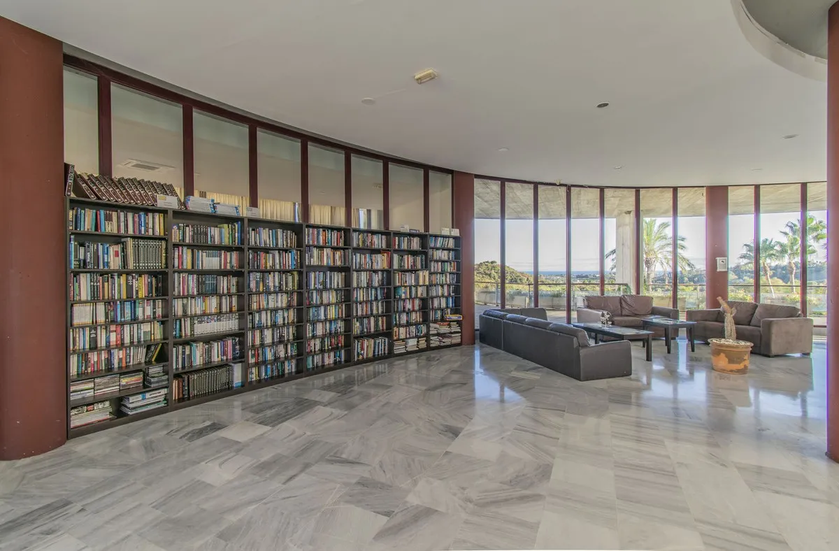 ecf7951b-085e-4274-8e7f-a87bfb6e0b8d