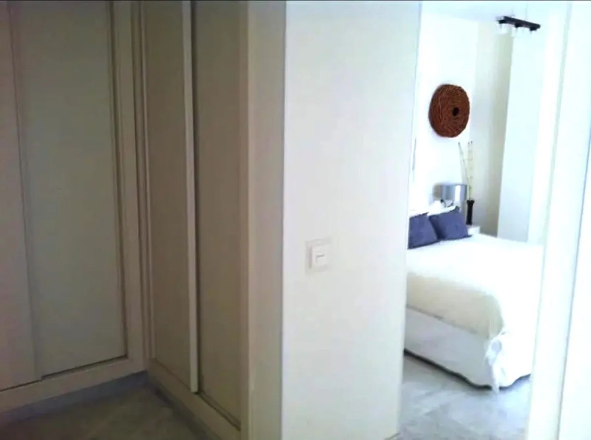 403c93e8-7de5-483e-9d40-15a6a9d1792b