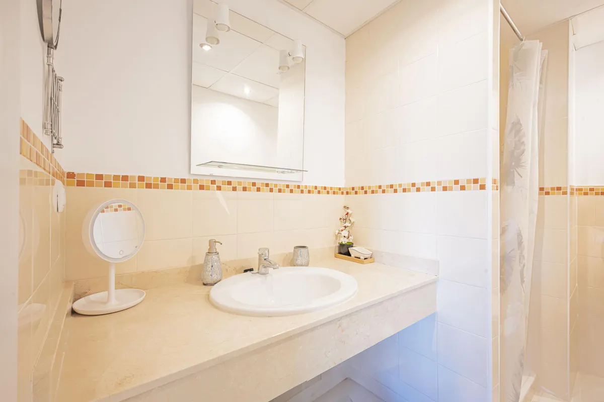 b6958a87-7e32-44d5-9e98-0e5bbaa9b7e0