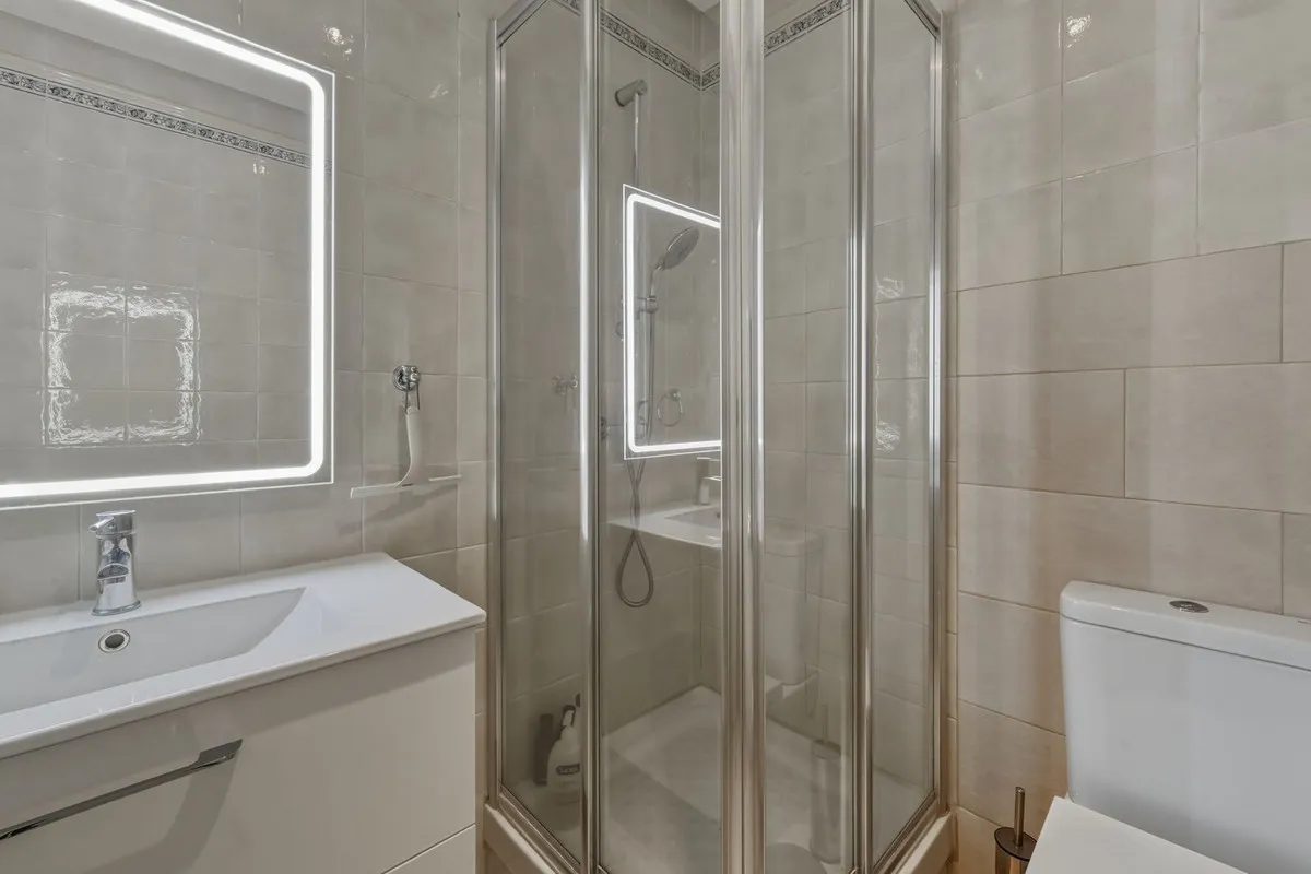 904cd3bc-0edd-4c85-baca-e27472a774f8