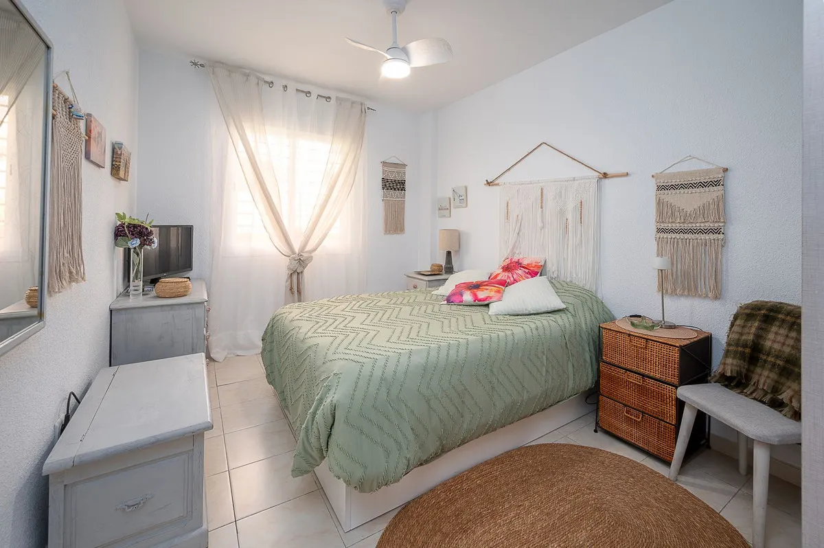 7eb00515-b2cd-4308-84cb-4182310f3930