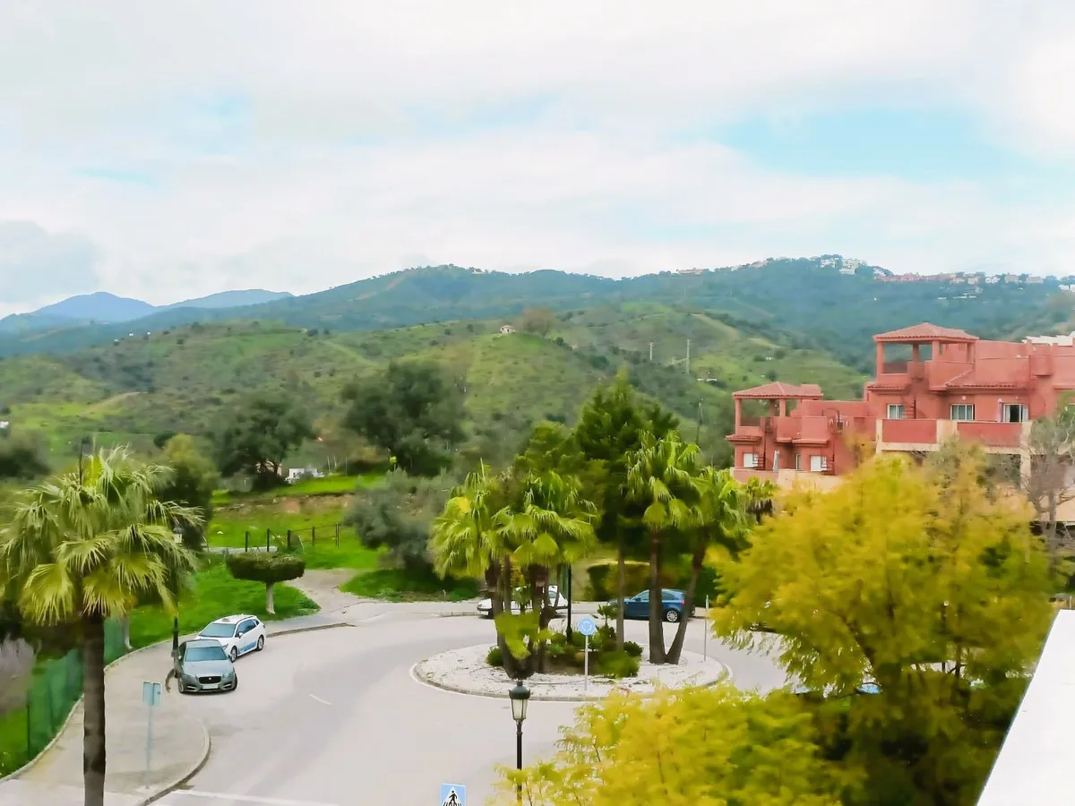 d5ba898b-66e9-46b2-b51e-e9042a734ad4