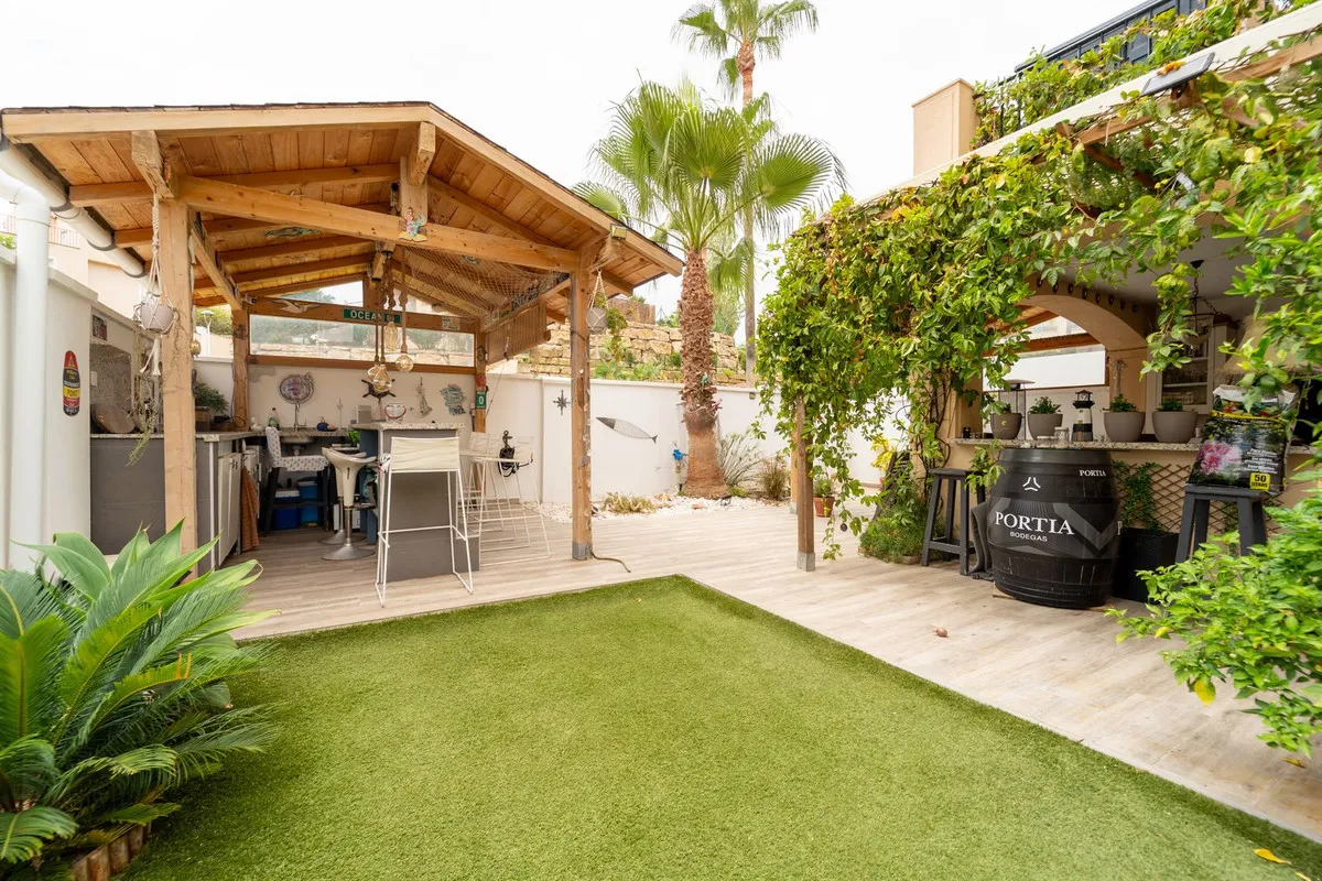 5759a18e-5af2-4af6-bf94-e4598a849191