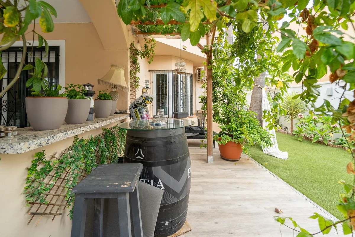 ab70d7d2-3a24-41ca-b3b3-37f48e263b41