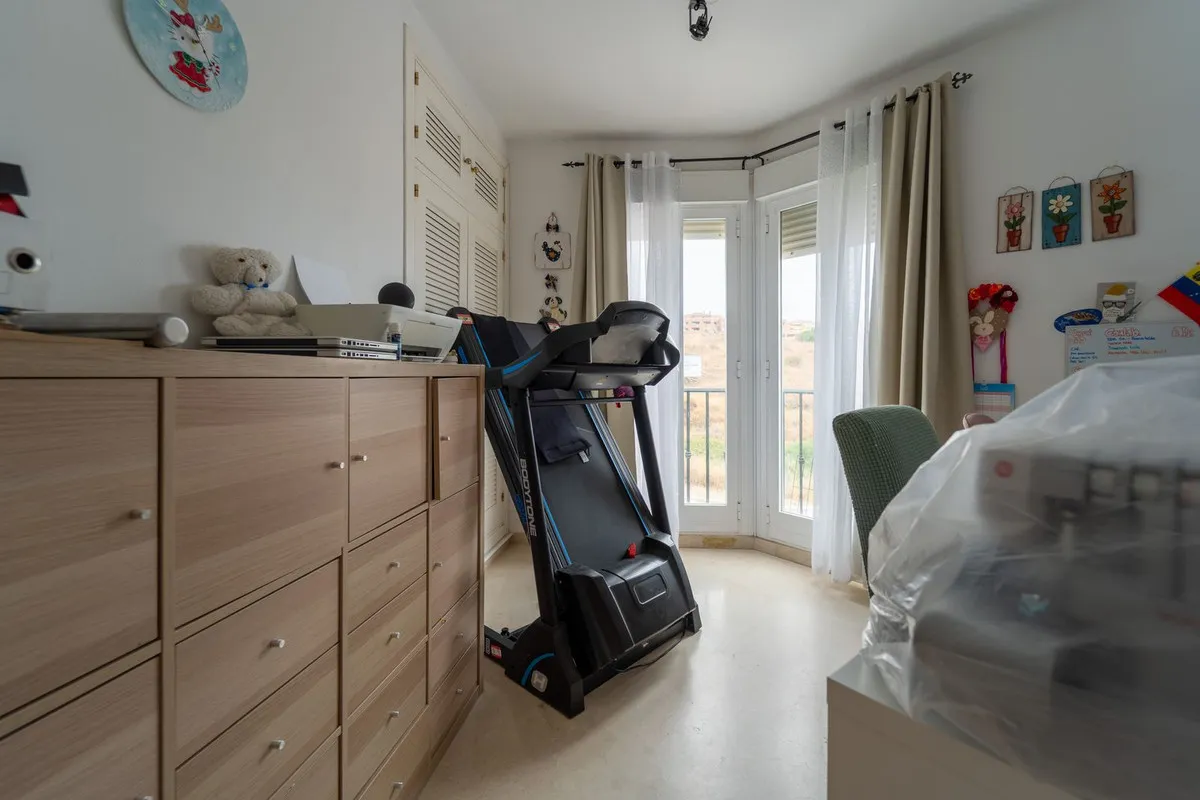 bdaed101-ada7-4bbf-bf5d-8b82322849a4