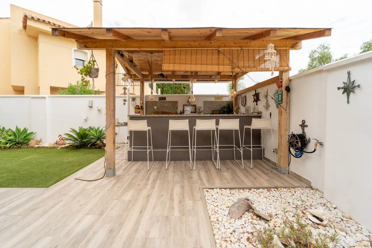 caf8b7c5-2c78-4b2f-822c-c4d8fa980a87