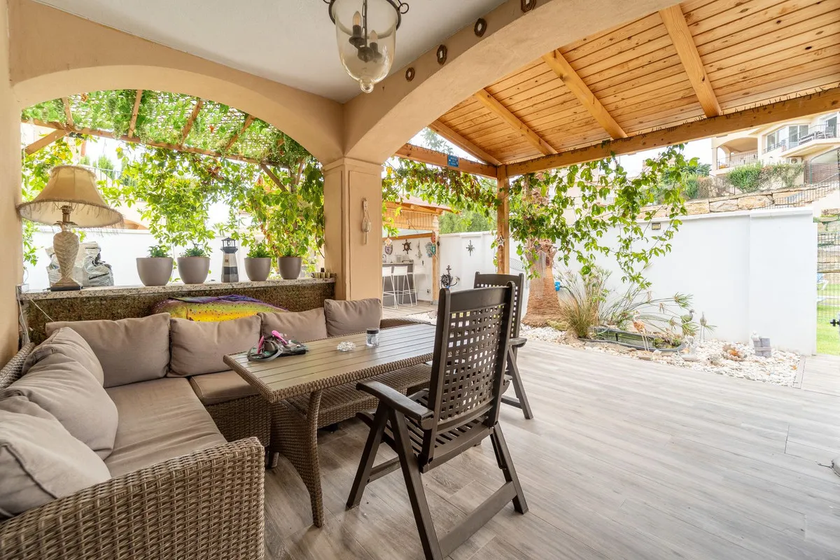 d8175623-28f9-4f87-b73e-e0b4bbf7efa5