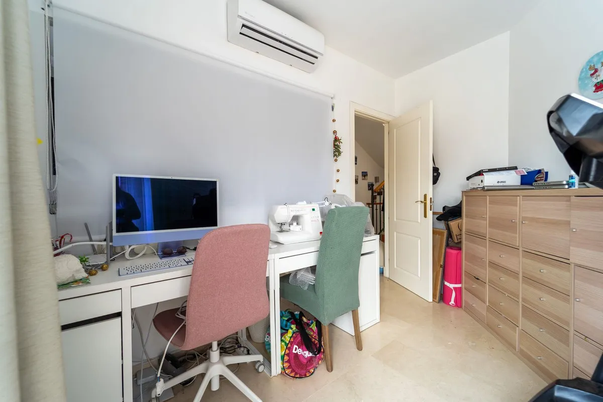 f3f84dff-4893-42d6-a489-28a872d3365d