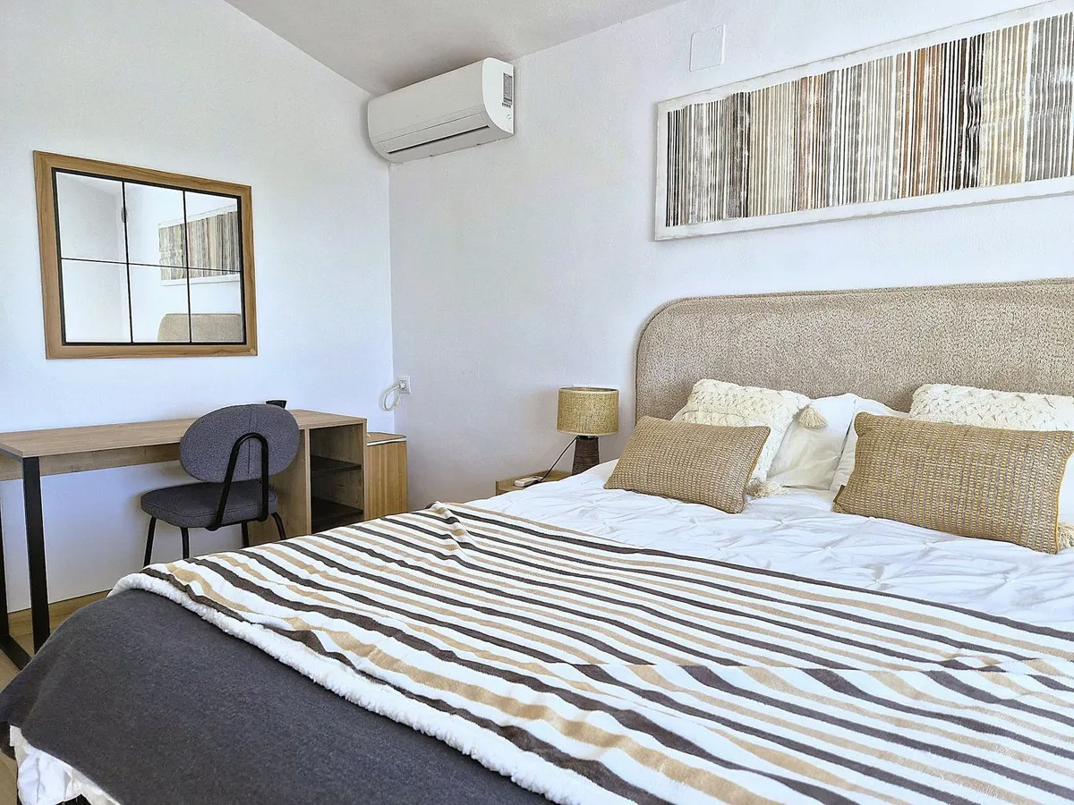 9897ac15-b729-4c3e-b283-c58131a6310a