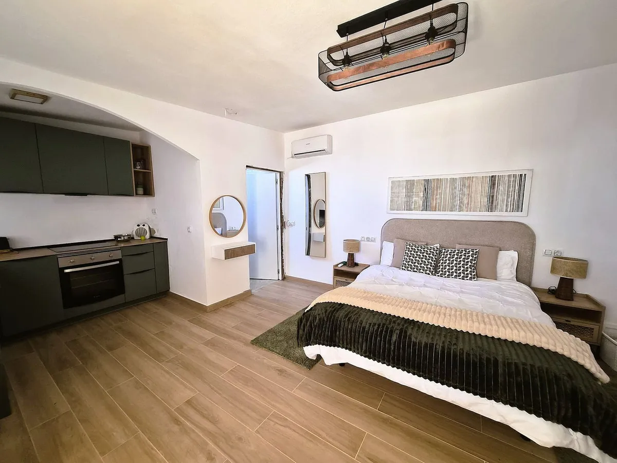 a00ff924-40ae-4480-981d-ad3eeb7d39c8