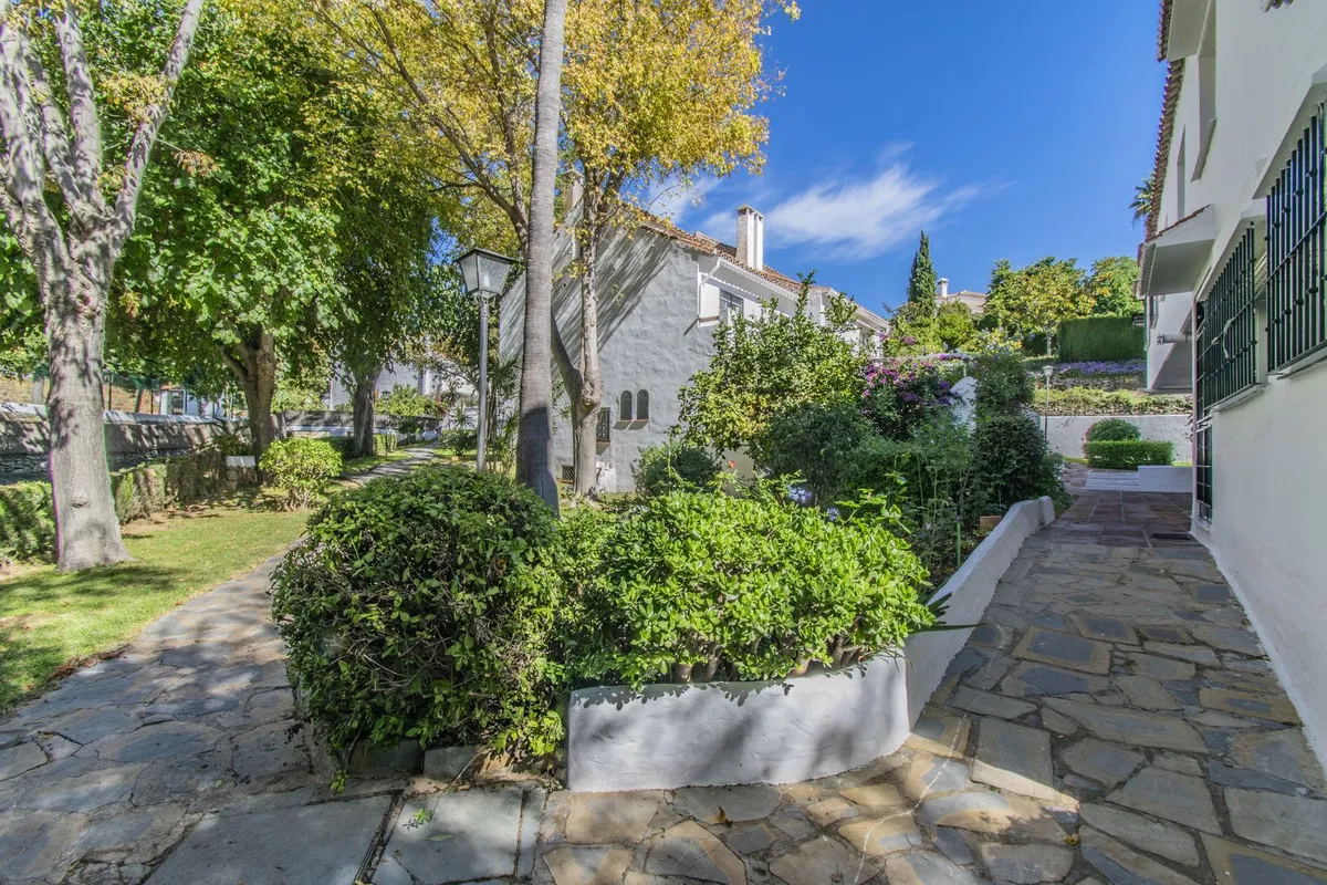 c28080cd-4077-48e8-9040-281c52a0edcb