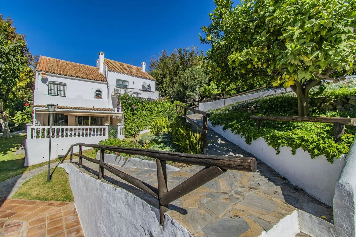 f33243e9-9307-472c-b614-0956e4b155b6