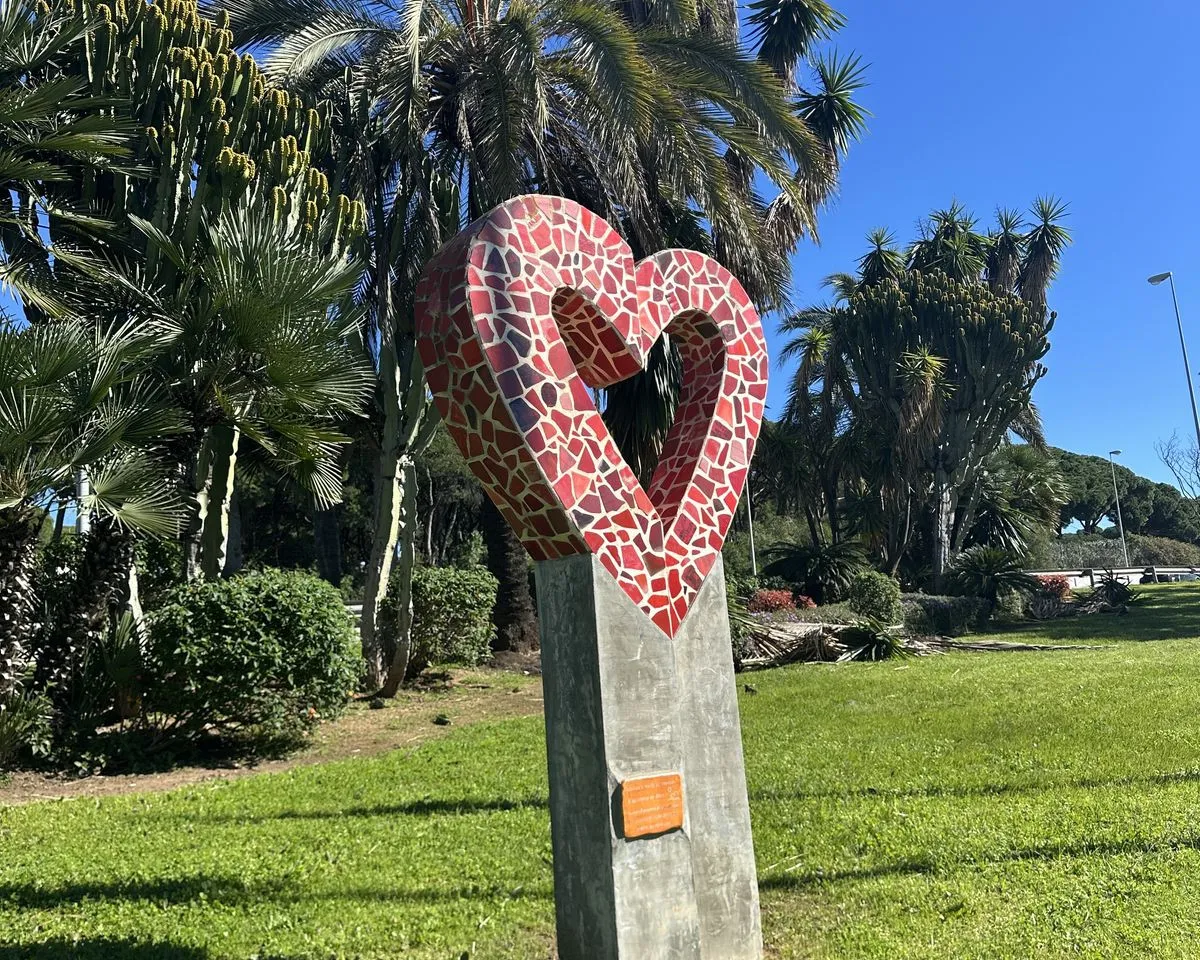 dcc70f63-52dc-4316-8234-d9492a6fe9cd