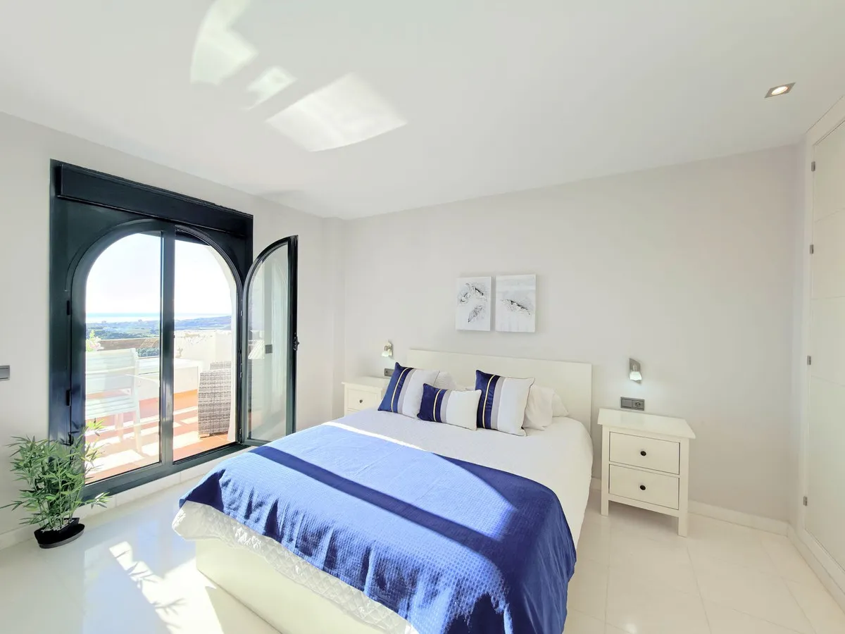 5572dd6b-c888-4a18-872d-37c8665e2192