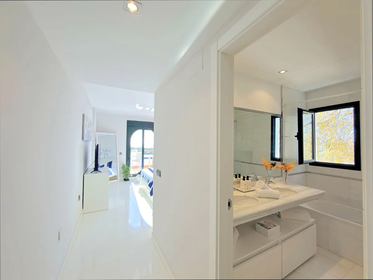 c8c5e597-d299-4bd5-b242-8ac463a36924