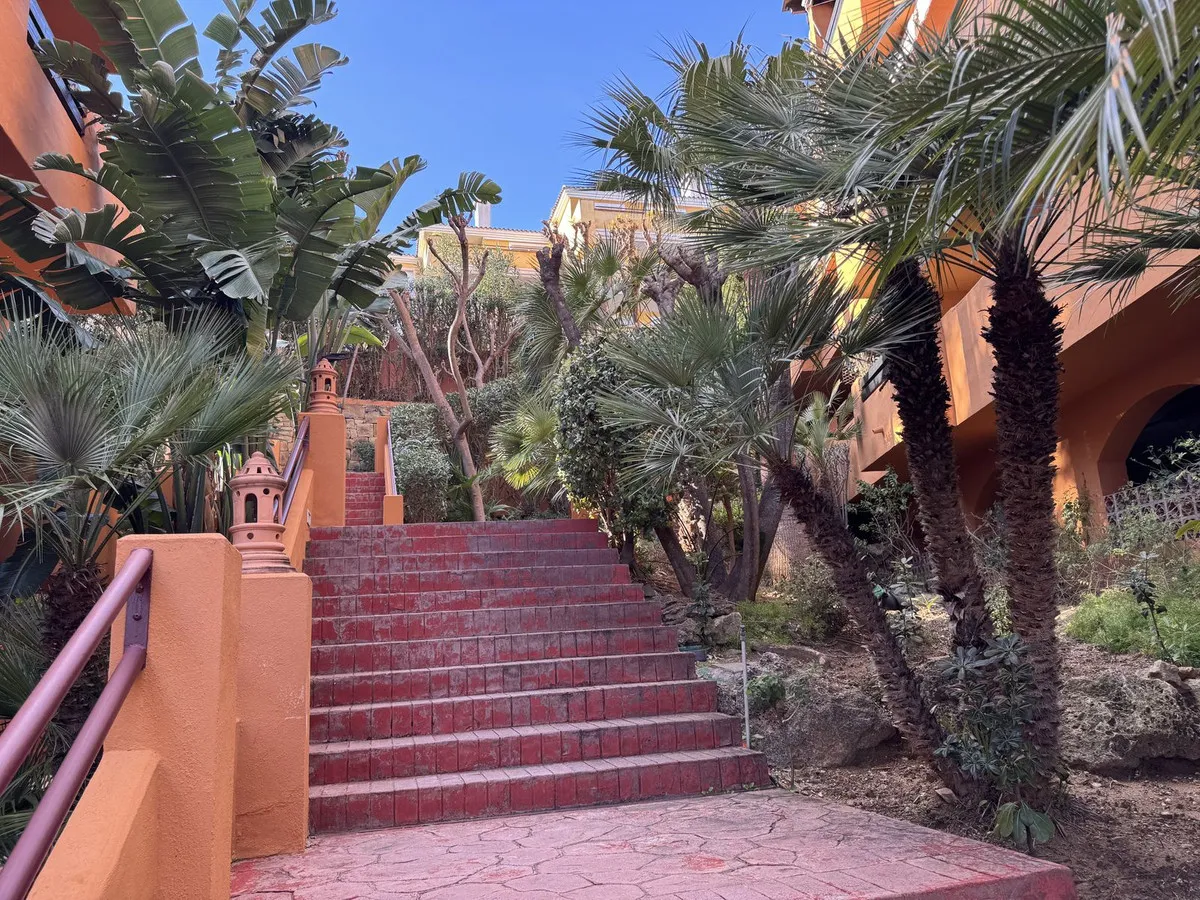 851a3cc8-f8c4-45dd-b799-e367f64c0411