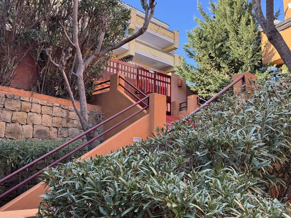 d29ca99a-5628-48eb-ae42-3dcc1250b5c3