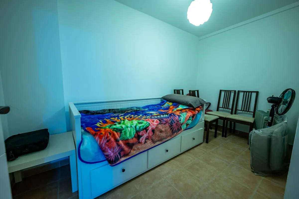 170483fa-033f-43f4-96b6-0f379de4fdab