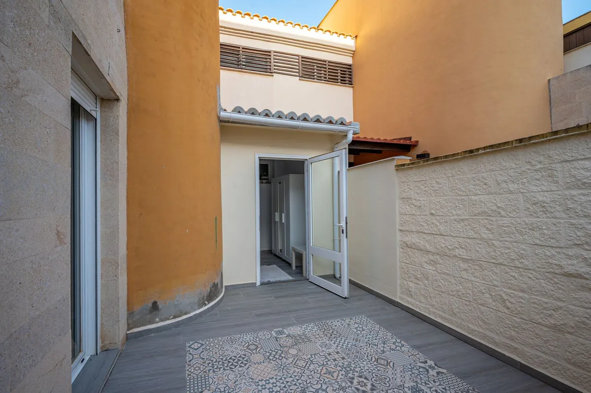 a151b3d8-9450-41cf-9192-2450afd3761d